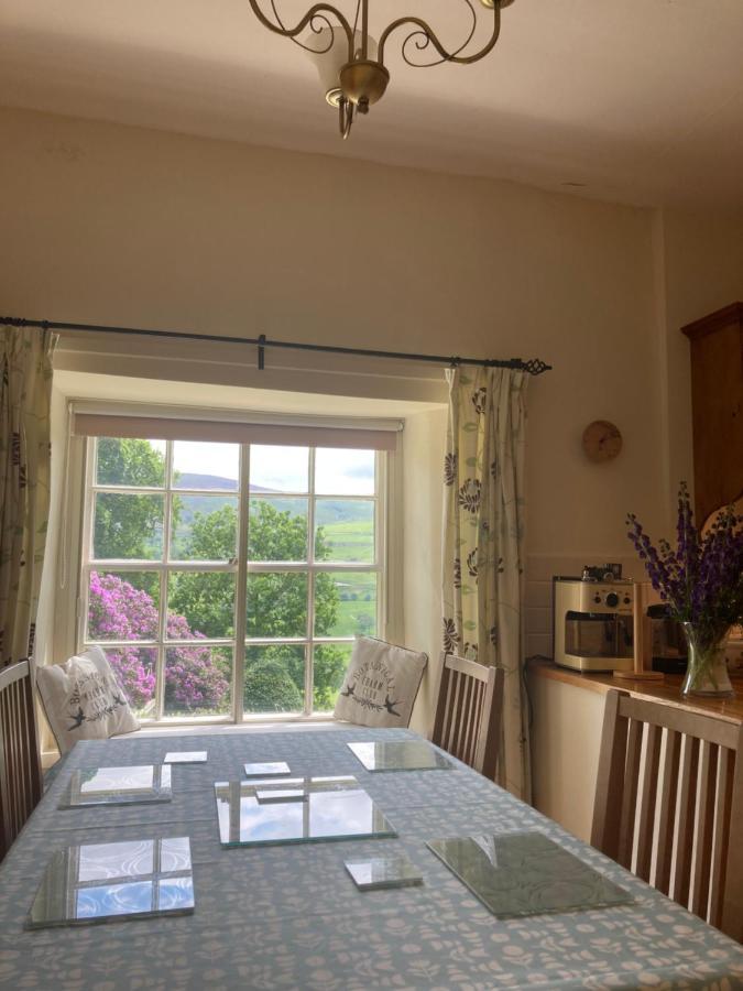 Plas Yn Yale With Mountain Views From All Windows 렉섬 외부 사진