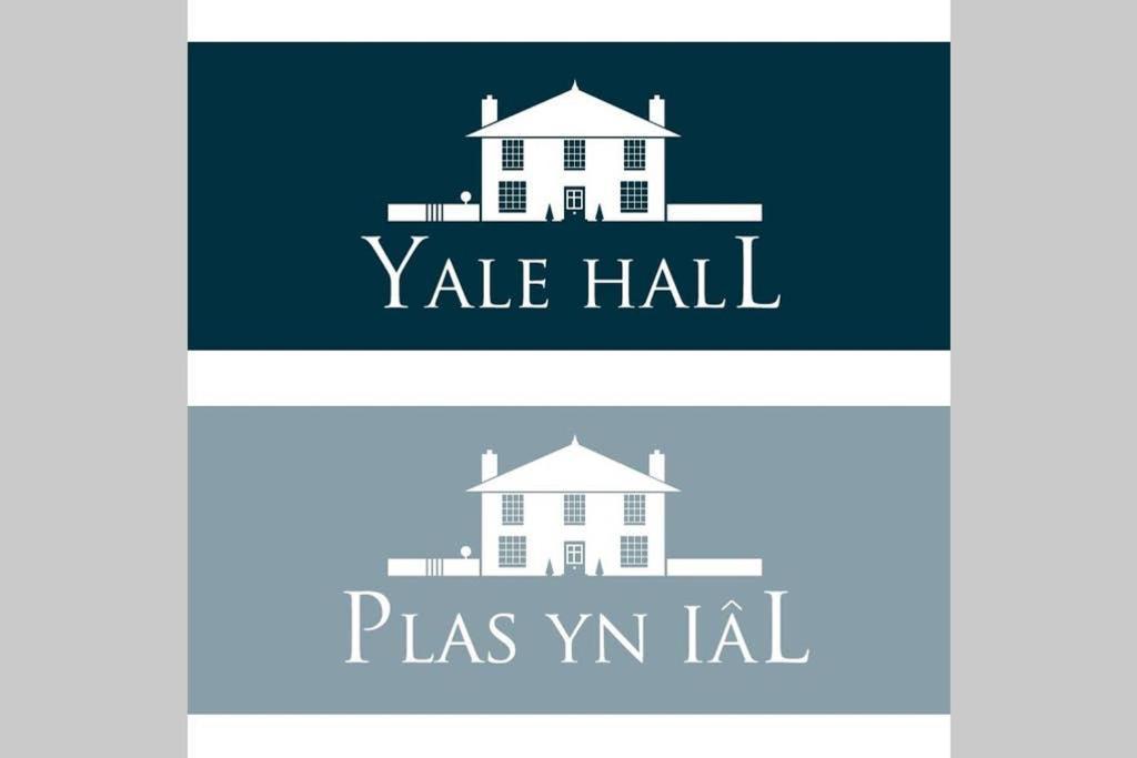 Plas Yn Yale With Mountain Views From All Windows 렉섬 외부 사진