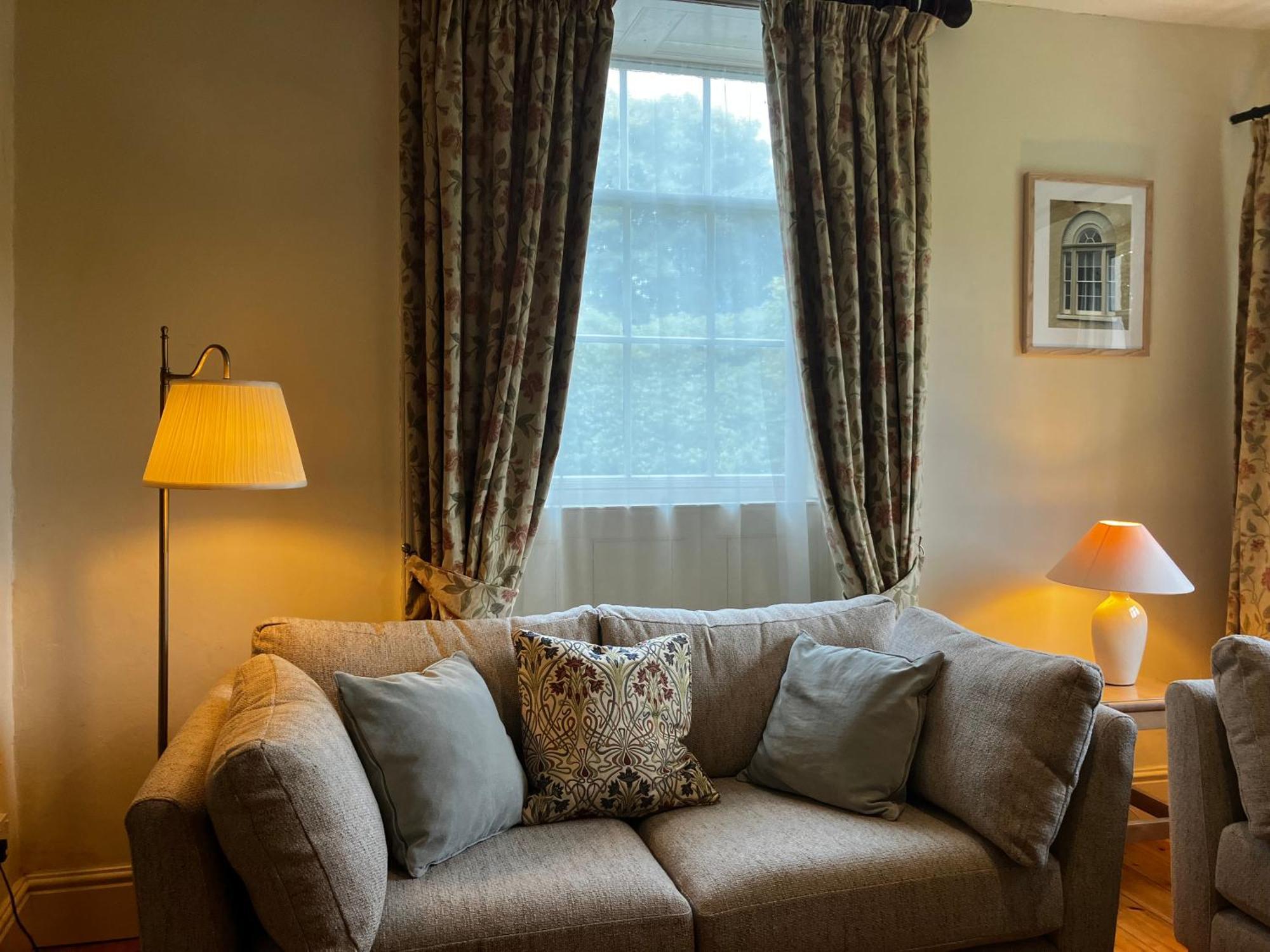 Plas Yn Yale With Mountain Views From All Windows 렉섬 외부 사진